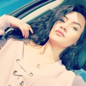 Meet your Posher, Cristal